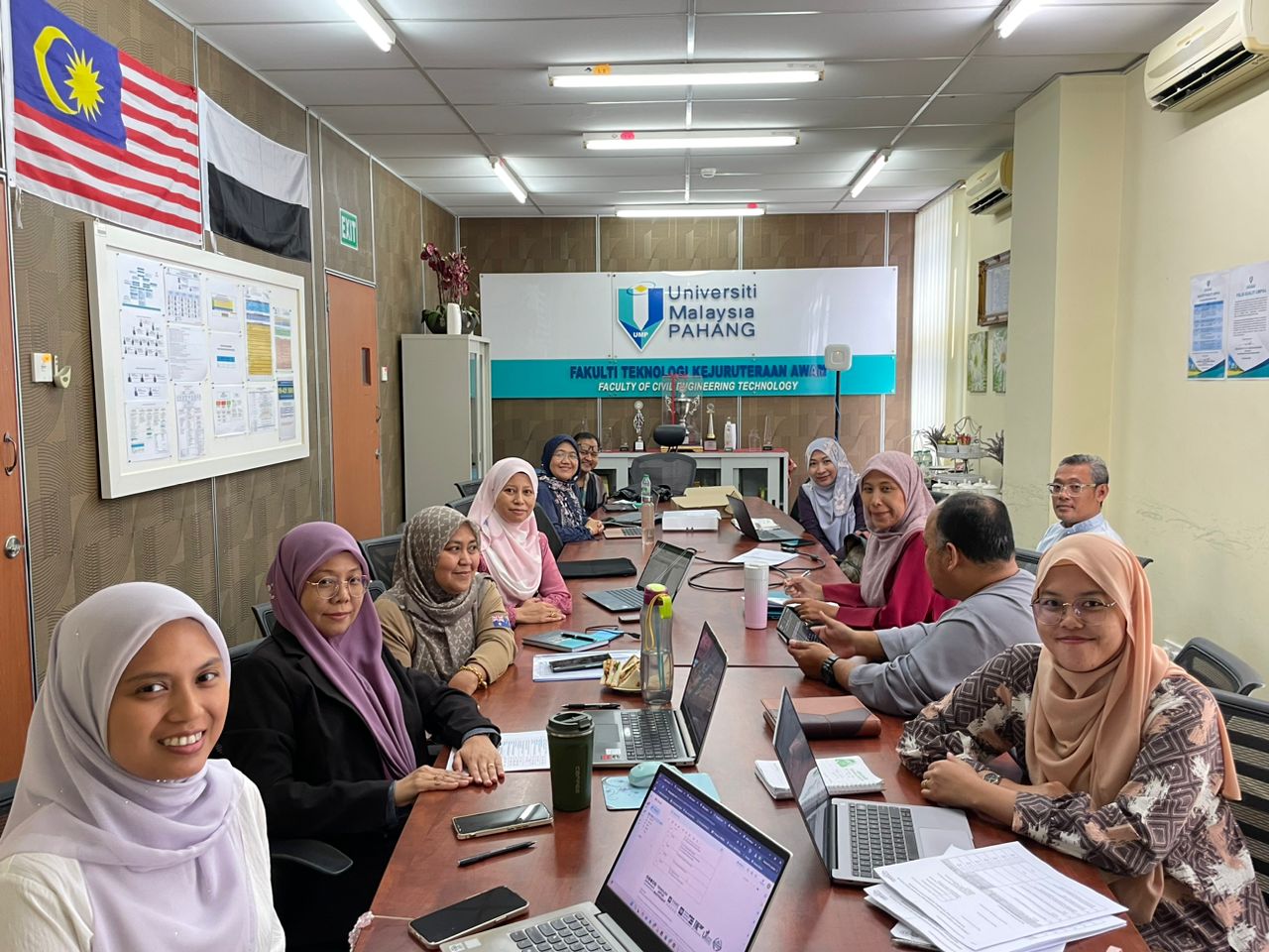 Bengkel Semakan Dokumen SRR02 - Malaysia Board of Technologists (MBOT) bagi Program Ijazah Sarjana Muda Teknologi Kejuruteraan Awam (Bangunan) Fakulti Teknologi Kejuruteraan Awam, UMPSA pada 8 November 2024 
